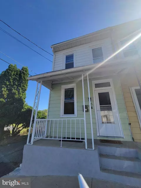 16 Hoffman St, Lebanon, PA 17046
