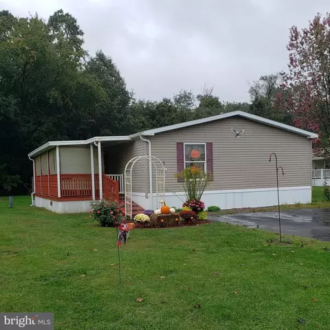 2 Carol Ann Dr, Lebanon, PA 17046