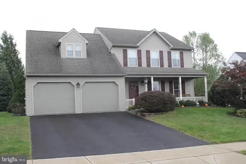 77 Lantern Ln, Palmyra, PA 17078