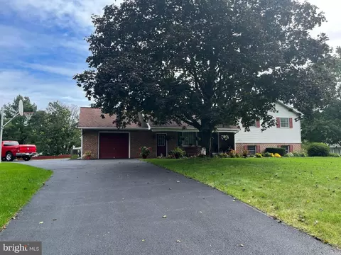 4 Pleasant View Rd, Grantville, PA 17028
