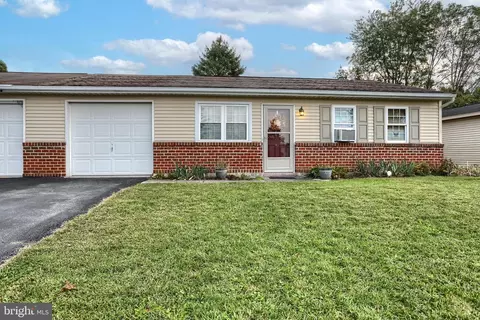 206 S Center St, Cleona, PA 17042
