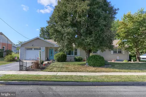 601 W Pine St, Palmyra, PA 17078