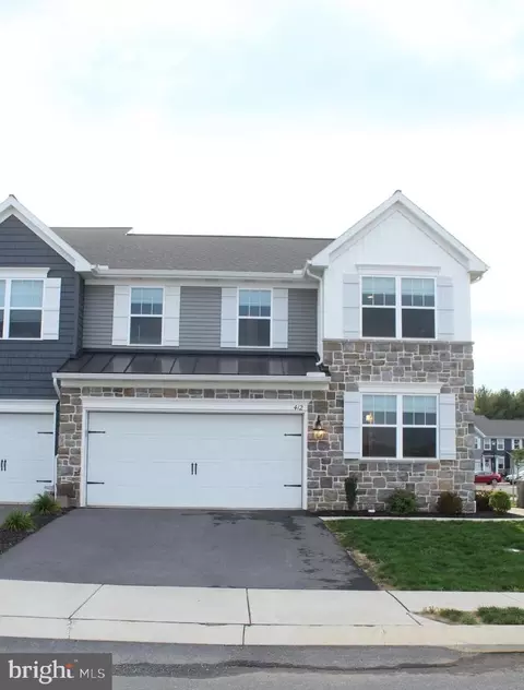 412 Mayapple Dr, Annville, PA 17003