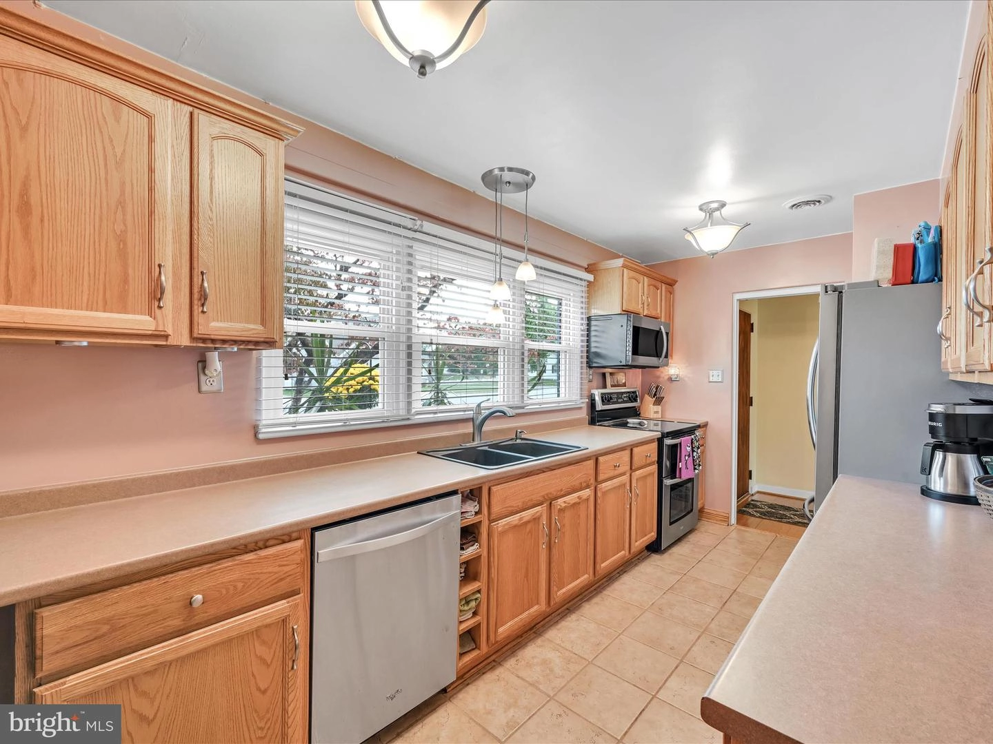511 E Oak St, Palmyra, PA 17078 photo 8