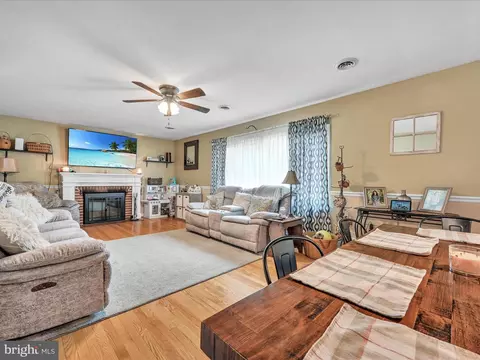 511 E Oak St, Palmyra, PA 17078 photo 7