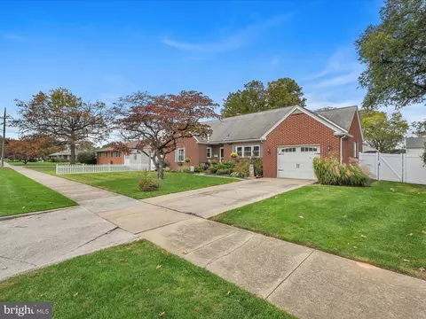 511 E Oak St, Palmyra, PA 17078 photo 3