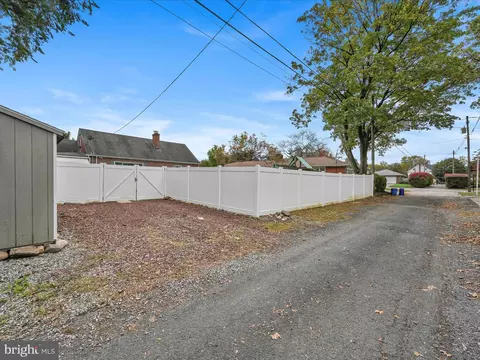 511 E Oak St, Palmyra, PA 17078 photo 28