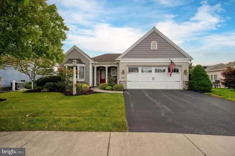 1067 Stanford Dr, Lebanon, PA 17042
