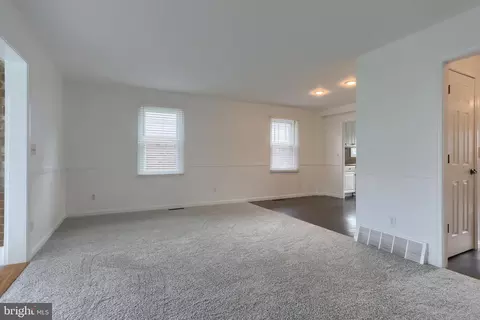 935 E Maple St, Palmyra, PA 17078 photo 14