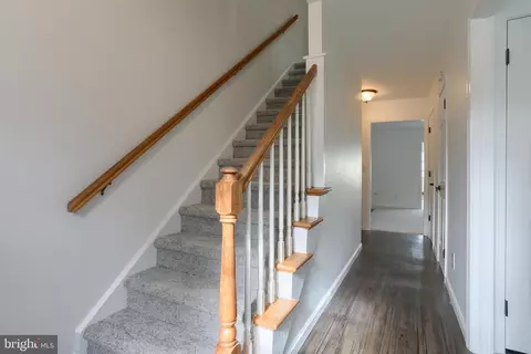 935 E Maple St, Palmyra, PA 17078 photo 5