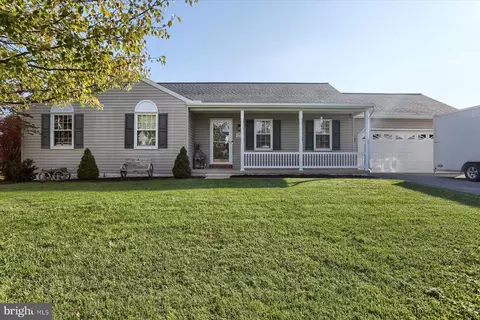 310 E Queen St, Jonestown, PA 17038