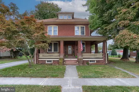 325 E Penn Ave, Cleona, PA 17042
