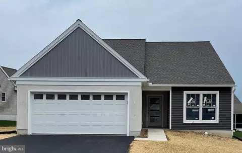 1230 Mosaic Dr #417, Lebanon, PA 17042