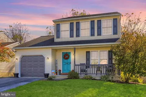 176 Twin Creeks Dr, Jonestown, PA 17038