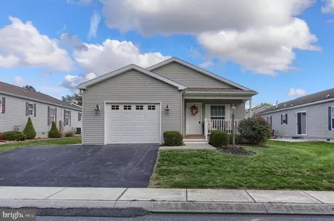 4 Millard Dr, Annville, PA 17003
