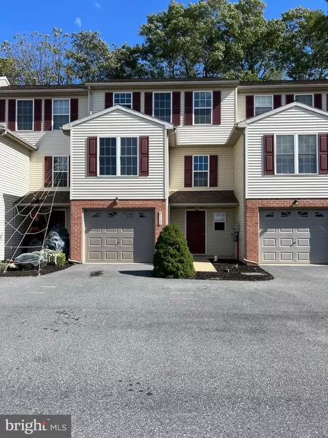 2112 Autumn Ct, Lebanon, PA 17042