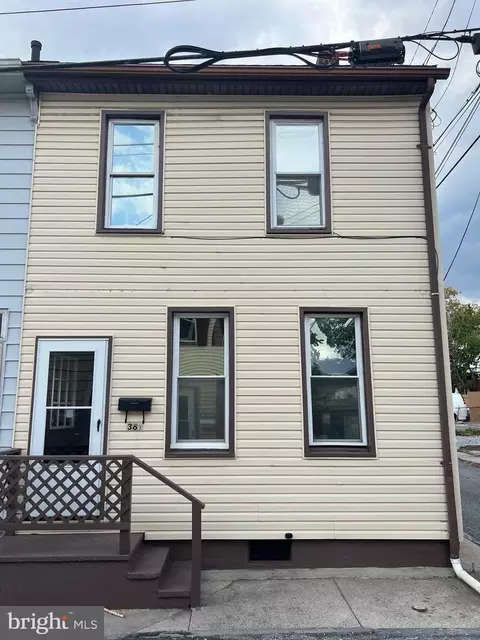 381 Jones St, Lebanon, PA 17046