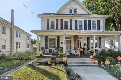 717 N Railroad St, Palmyra, PA 17078
