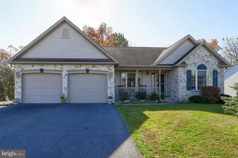 1146 Harvest Dr, Lebanon, PA 17046