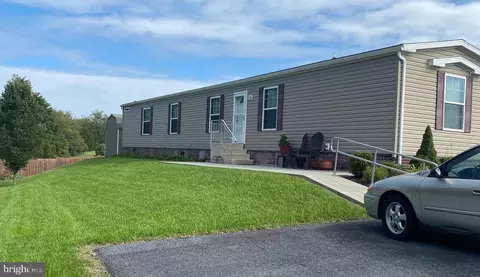 25 Fir St, Fredericksburg, PA 17026