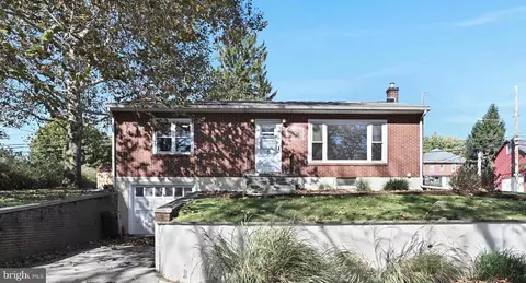 5 W Chestnut St, Cleona, PA 17042