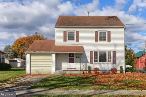 1483 E Queen St, Annville, PA 17003