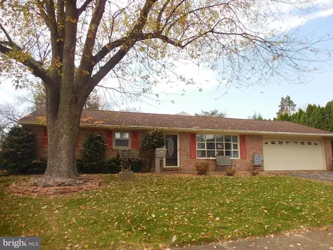 227 S Cyrus St, Cleona, PA 17042