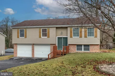 131 W Chestnut St, Jonestown, PA 17038