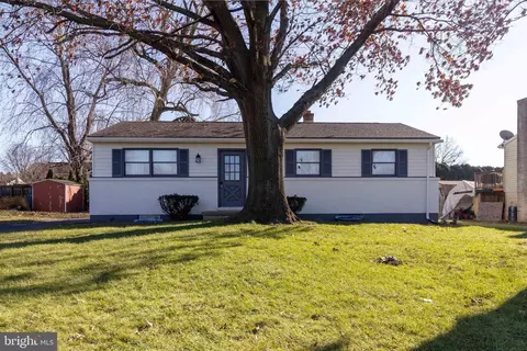 1330 Harding Ln, Lebanon, PA 17042