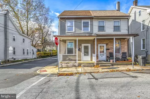 51 S King St, Annville, PA 17003