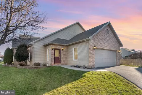 44 Hickory St, Palmyra, PA 17078