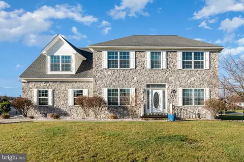 5 Westbrook Ct, Palmyra, PA 17078
