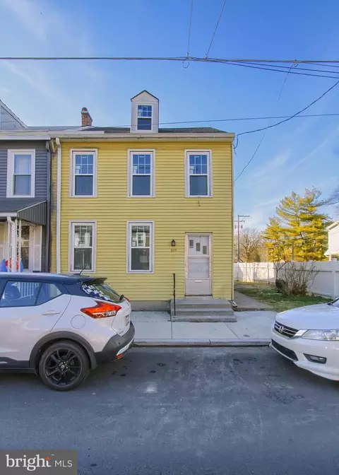 251 S 10th St, Lebanon, PA 17042