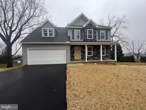 3220 Joyce St, Lebanon, PA 17046
