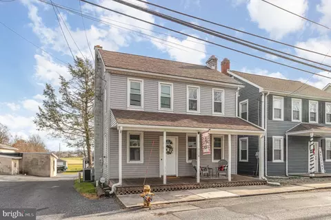 110 Schoolhouse Rd, Palmyra, PA 17078