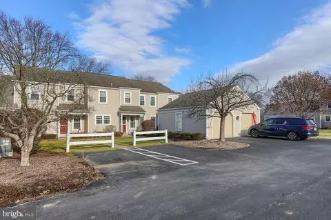 1504 Cambridge Ct, Palmyra, PA 17078