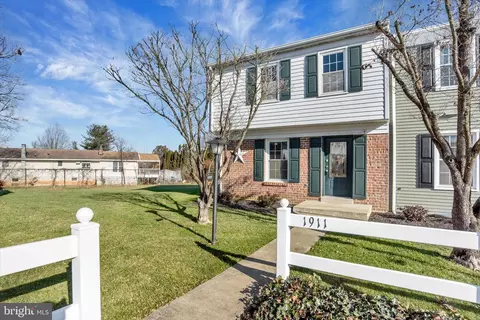 1911 Carlton Dr, Lebanon, PA 17042