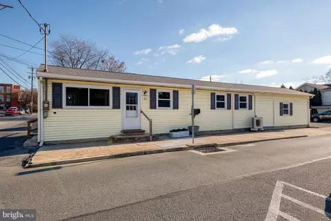 24 N Lancaster St, Annville, PA 17003