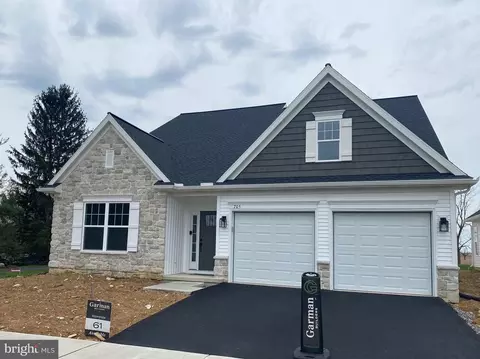 705 Jeffsu Ln, Annville, PA 17003