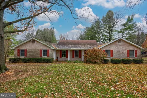 845 Tudor Ln, Lebanon, PA 17042