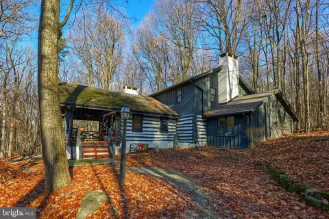 204 Oak Ave, Mount Gretna, PA 17064
