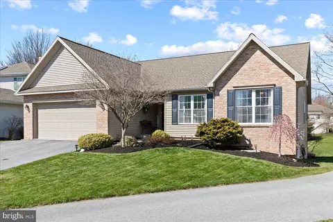 606 Pondside Ln, Lebanon, PA 17042