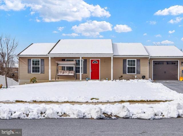 13 Horizon Dr, Fredericksburg, PA 17026