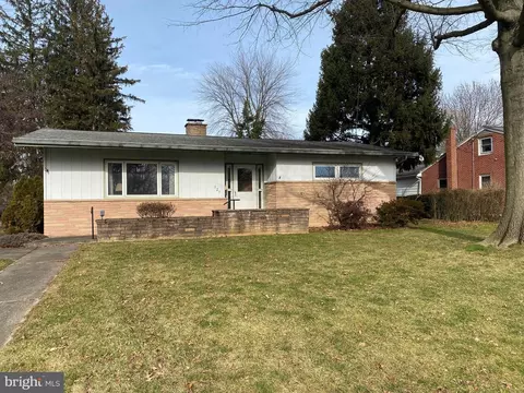 125 W Maple Ave, Myerstown, PA 17067
