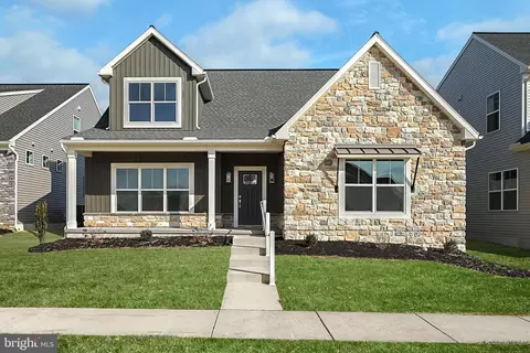 9 Pinnacle Ridge Dr, Annville, PA 17003