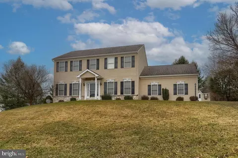300 Fisher Ln, Lebanon, PA 17042