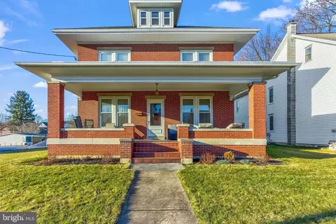 511 E Main St, Annville, PA 17003