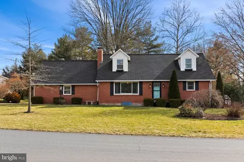 328 Quittie Park Dr, Annville, PA 17003