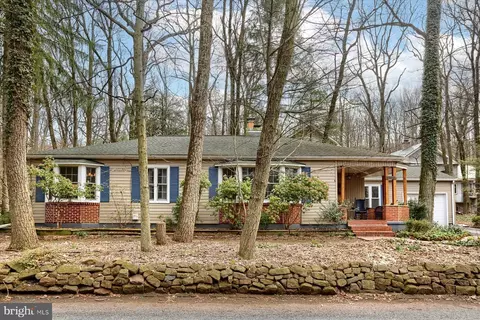 202 Lancaster Ave, Mount Gretna, PA 17064