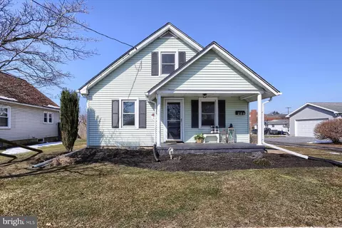 209 W Oak St, Palmyra, PA 17078